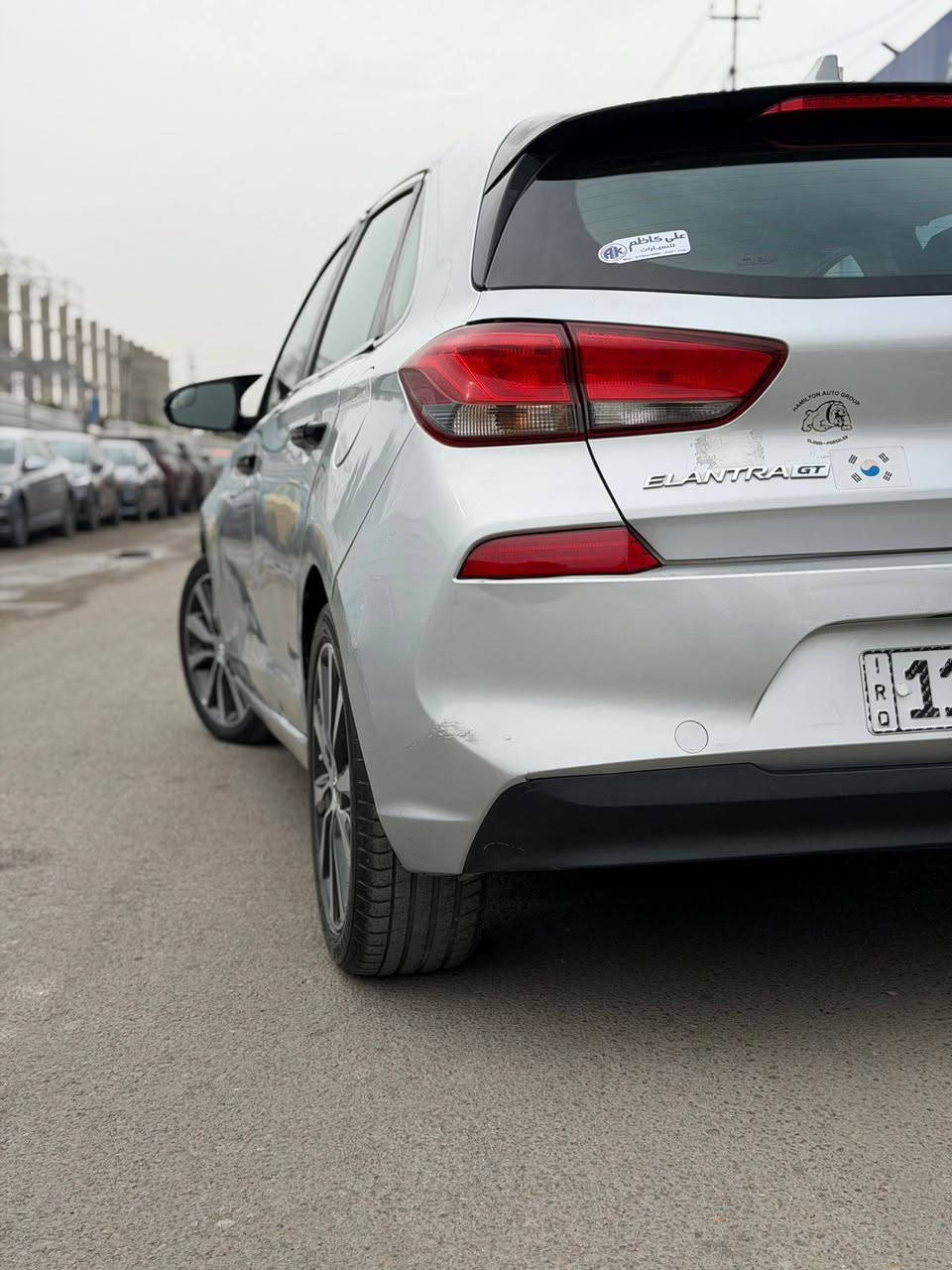 السلام عليكم
النترا 2018 - GT 
وارد امريكي 
حادث موضوع بلسونار بابتين وجاملغ خلفي 
ماشيه 81الف مايل 
سنويه جديده 
ورقم جديد 
بأسمي 
لد امامي 
ويل كب 17 
كامرة وشاشة اصليه ابل كار بلي واندرويد اوتو 

فول تحكم ستيرن 
للبيع فقط 
مكان السيارة الغزالية 
السعر 100 ورقة وبيها مجال 
للتواصل 
***********
