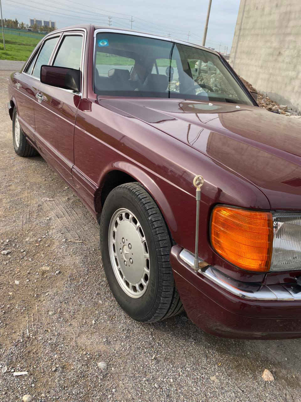 مرسيدس جامبو W126 – موديل 1991
6 سلندر | لون عنابي ملكي ❤️‍🔥

هيبة وفخامة الزمن الجميل 💎
سيارة كلاسيك أصلية، “الجامبو” المعروف بالقوة والتحمل، حضورها على الشارع يفرض نفسه 👌

🎨 اللون: عنابي ملكي لامع يخبل
⚙️ محرك 6 سلندر 2.6 / 2.8 لتر
⚡ قوة توصل لـ 185 حصان
🚀 سرعة توصل لـ 200 كم/س
🔧 قير عادي أو أوتوماتيك
🛞 دفع خلفي وثبات عالي

💺 راحة خيالية بالسواقة
🔇 عزل ممتاز وهدوء بالمحرك
🛡️ ثقل وأمان على الطريق

🔥 اقتصادي أكثر من الـ8 سلندر
🔥 يتحمل وسهل الصيانة
🔥 مناسب للاستخدام اليومي والسفر

💰 السعر: 110 وقابل للتفاوض
📞 رقم التواصل: ***********

📌 “الجامبو” مو بس سيارة… فخامة + لون يخطف الأنظار!
#مارسدس
