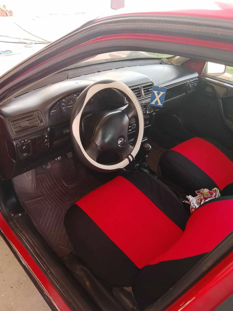 اوبل قكترا 16 قايش عريض باور  موديل 92 رقم كركوك مشروع وطني سنويه لل 28 شرط التحويل وكاله ما اسوي  السيارة كير ومحرك شرط كهربائيات كلها شغاله تدفئه شغاله قفل مركزي هلال واحد معمر السياره بيها صبغ رش البونيد بدون ضربه السيارة نضيفه وحلوه مكاني كركوك السعر 38 وبيها شي بسيط وترايك وين ما تريد رقم الموبايل ***********
