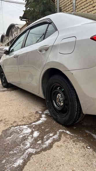 السلام عليكم كورلا موديل 2018 دخول2020 se رقم بغداد اللون سلفر فاتح سياره جديد كامله بدون نقص مسوي  صيانه قبل يومين تخم تأير تخم ويل صدر امامي كامل وصدر خلفي كامل دبلات كله جديد دوشمه كاعيد وصندوك
*********** السعر144
المواصفات 
1فول تحكم ستيرن
2دكمه سبورت
3كير عادي اوتوماتيك 
4 شفتات بالستيرن
5كشنات جلد اسود 
6كامره خلفيه دواره 
7 اشاير بالمرة
8 رادار امامي 
9شاشه 
10مانع انزلاق 
11بصمه عدد2
12مثبت سرعه سياقه اليه
