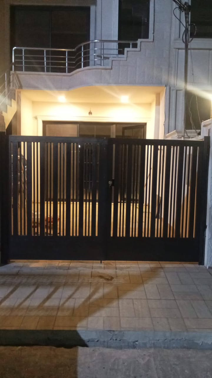 محل حدادة اشتي في مجمع استي دو للحدادة  لعمل كافه الاعمال الحدادة وغرف السندوش بنل
والمخازن والمحرجرات   والقمريات  بل اضافه الى وجود كادر لعمل المغربي  والسقف ثانوي وصبغ البيوت  كهرباء وماء  
 بادارت ابو  تبارك  
العمل في كل المجمعات  في اربيل 
***********
***********
