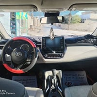 سيارة كورلا للبيع موديل 20 كلين بيها بس مكانات بارد ماشيه 143 الف ميل ...