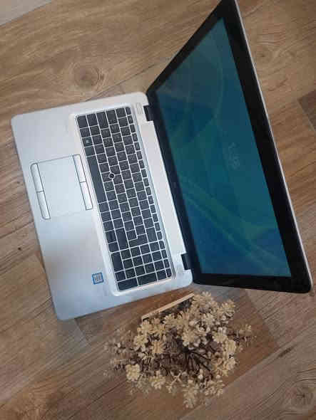 💯💯لابتوب لمس حجم شاشة كبير 15.6 سلم نظافة 100% م 💯💯 
✈️Hp 850 G3✈️
السعر 250  الف_عراقي ) سعر نهائي 

 للتواصل *********** 
العنوان الموصل 
 موصل الجديدة مكتب الابداع الهندسي 
……………………
✓ المعالج Core i5-6200U جيل سادس 
✓ ذاكرة (الرام) 8GB قابل للتطوير 
✓ التخزين( الهارد) 256GB SSD قابل للتطوير 
✓كارت شاشة انتل داخلي  4GB 
✓ مقاس الشاشة كبير 15.6 انج لمس 
✓ كيبورد  عربي انكليزي FULL K.B 
…………………………………
