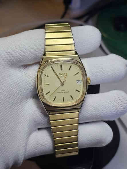 ساعة تايمكس اوتو نضافه 100%
عمر 1982
للمهتم واتساب ***********
