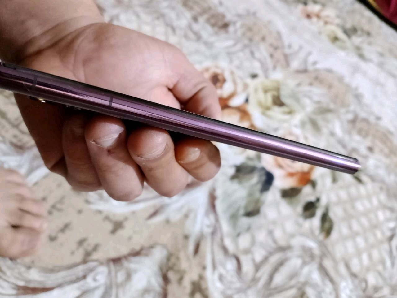 تلفون s22الترا ذاكرة ١٢٨ مستعمل نظافة ٩٩ قبل شهرين ماخذه وياه كفرات ٢  مكاني بغداد الدورة حي اسيا ***********