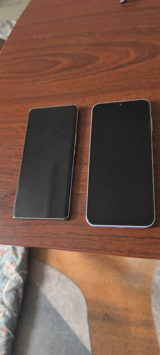 هونر x9d. بي الفطور ب ضهر ذاكرته 256 وجهاز ثاني سامسونكA14 ذاكرته 64 بي فطر بشاشه مراوس بايفون أو أندرويد ***********
