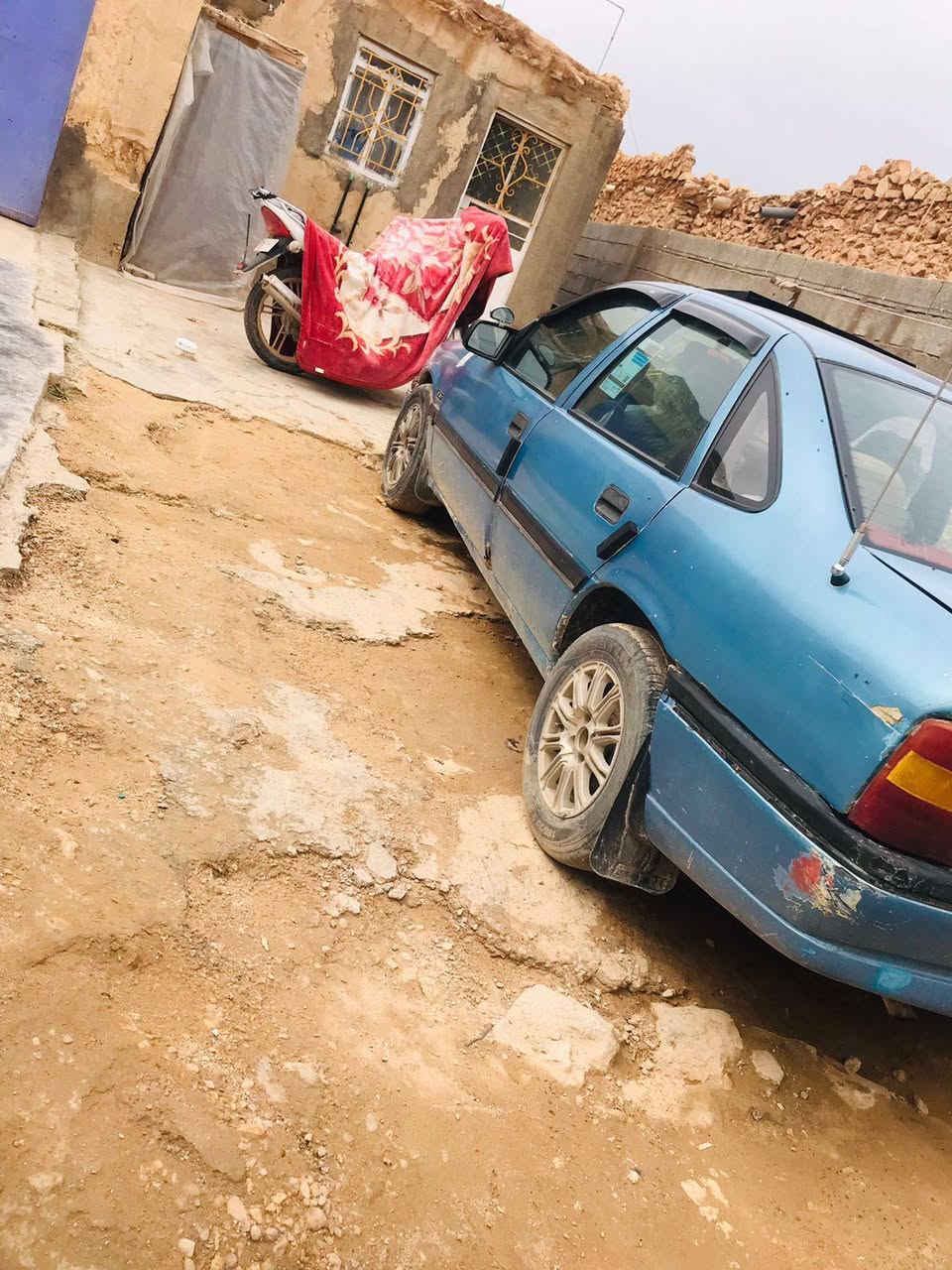 للبيع أو مراوس ب اوميكه فكتره ١٦٠٠ رقم اسود 
للاستفسار***********
