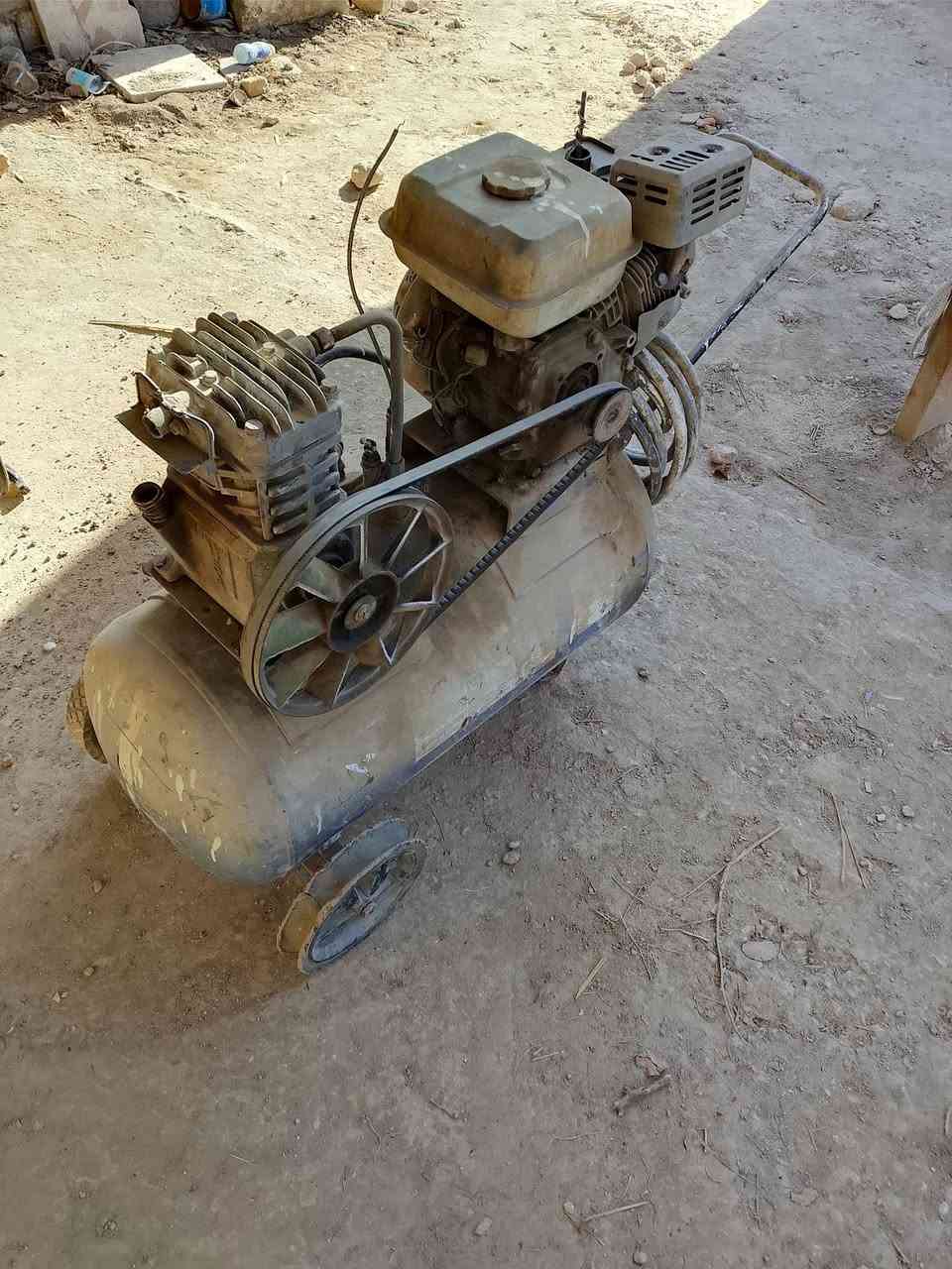 غراض سكلات لبيع حادله وقفازومولدات وروبن الناصريه ناحية اور قرب مركز شرطه مكلف بنشر اتصل ع رقم صاحب  الاغراض ***********و***********
