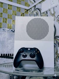 إكس بوكس ون إس (Xbox One S) للبيع - بحالة الوكالة جهاز نظيف جداً ومحاف...
