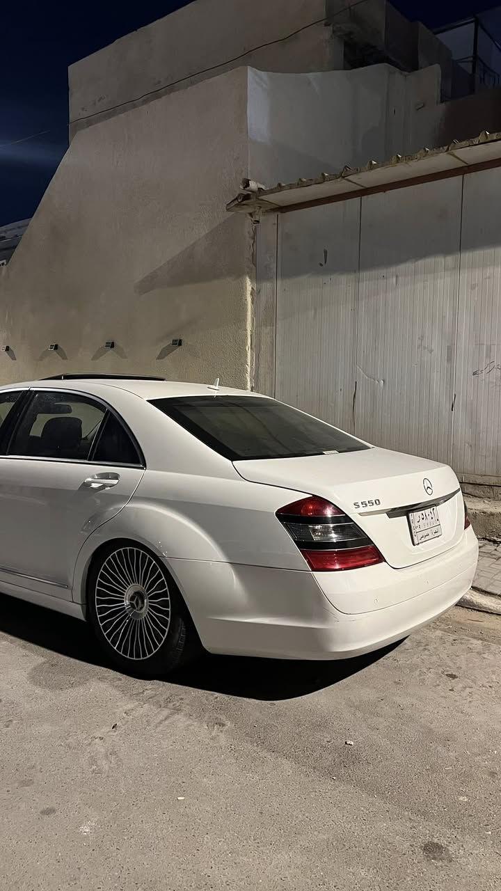 مارسيدس 2006محدثه بجم 2013 سياره بيها 3قطع صبغ ب140وبيها مجال العنوان البصرة دور الضباط 
***********
