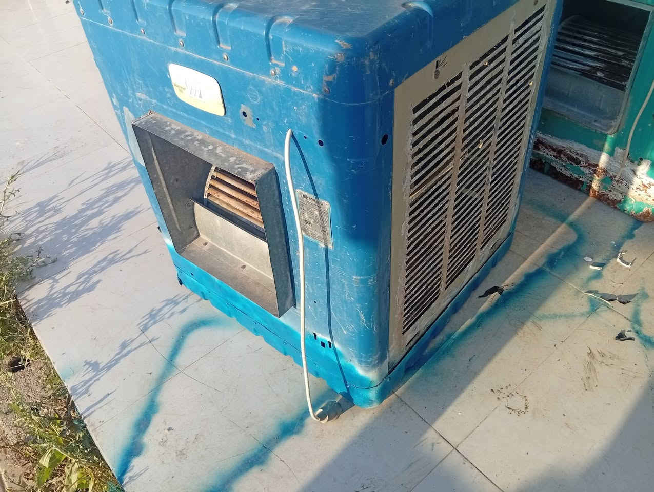 مبردات للبيع كلها شرط شغل 
سوبر حجم 4ونص كشر بدون ماطور 90الف
سوبر حجم 2ونص عدد 2 سعر الواحد ،75
اونيور حجم 2ونص 85ال اخو جديد 
كونفيرة 50الف 
للتواصل خاص او عبر الرقم ***********
