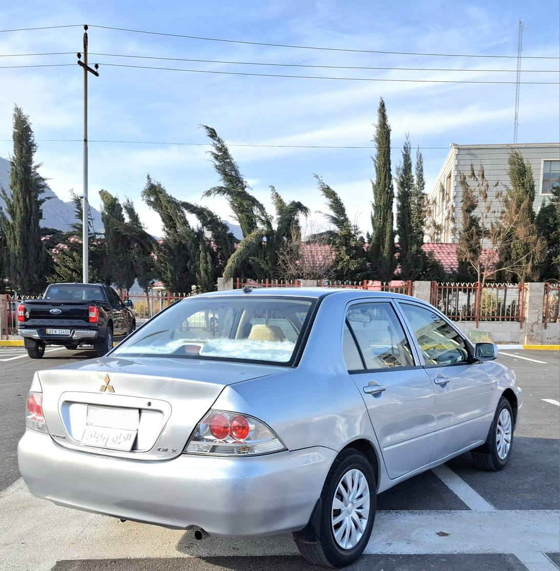 لانسەر مۆدیل 2010مەکینەگەورەی دەبل گێڕی ناوزەرد 140هەزار ڕۆیشتوە کال بونەوە تەعدیلی نیە گێڕوو مەکینەی لۆك نەکراوەتەوە سەنەوی تازە چوارتایەیی تازە پێش و پشت کەپس تەبریدوو گەرمی توندوو تۆلی بەشەرت  وەکوو بۆیاخ چاملغی دواوە تەنها جەلاتینە بێ دەعم و مەعجون دووپەلەی لای لەدەرگاشی هەیە نرخی 87 وەرەقە ڕەقم تەلەفۆن *********** أربيل, العراق
