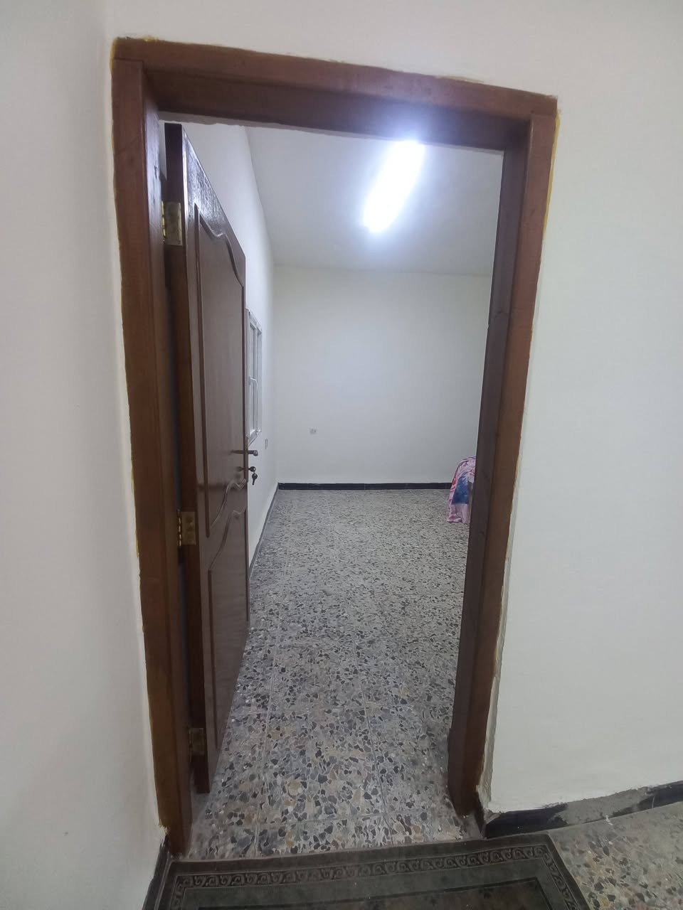 السلام عليكم للبيع بيت
مساحه ١٢٠ واجهة ١٢ مسلح 

مكانه بغداد الكريعات بضهر شارع المعارض ماليه

البيت نضيف وفارغ 

خدمات كامله 

جاهز للسكن 
السعر 40 

الاستفسار 

***********
