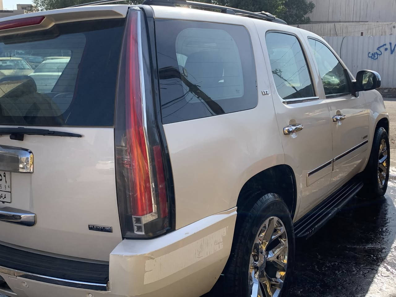 السلام عليكم 
للبيع 
تاهو ٢٠١١
خليجي 
فول مواصفات 
LTZ
ماشيه ٢٩٠ k/m
سياره كير مكينه مكفولات 
تبريد ثلج 
منضومه غاز ايطالي الاصليه
تخم تاير جديد 
السياره رقم كركوك وكاله فقط أم الباركود 
بيها صبغ بين الجاملغ الخلفي والباب فقط 
مكان السياره بغداد الجديده 
مكلف بالنشر 
***********
