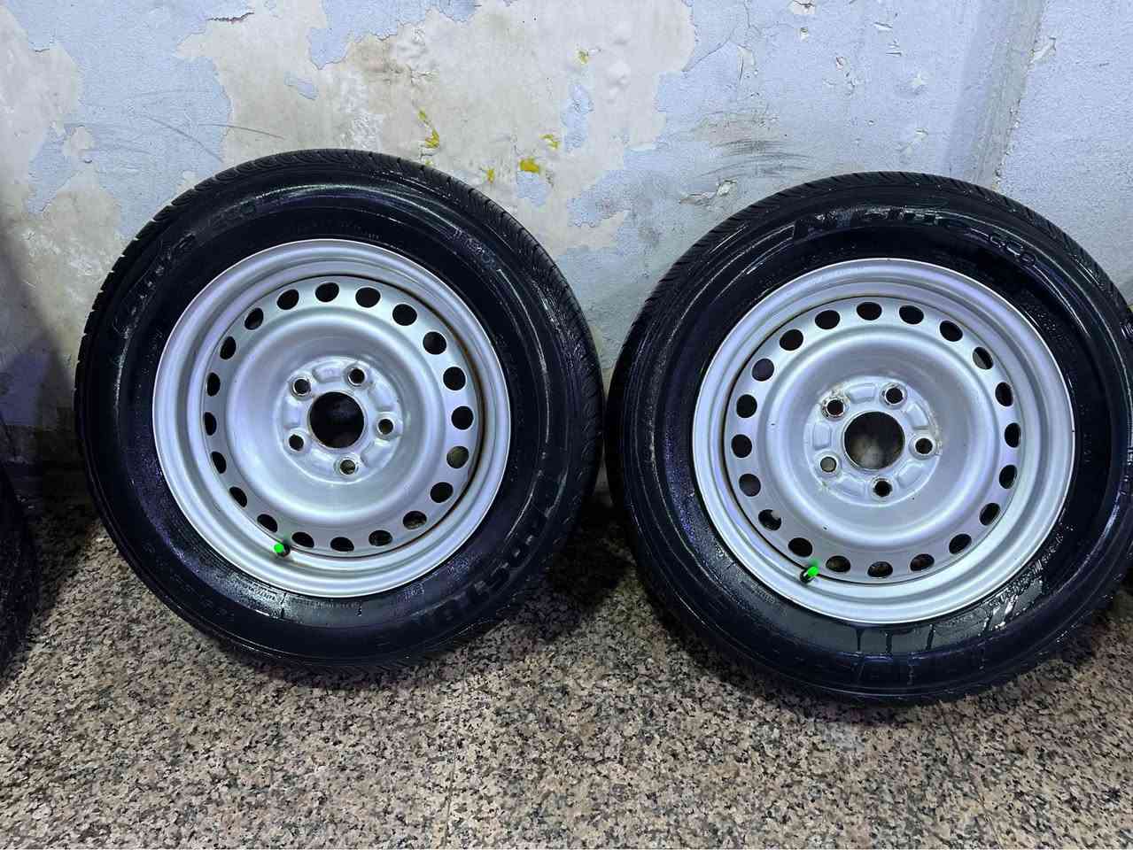 تايرات شرط بعدهن بل خط الصفر جدد معك رنكات ١٥ حلوات شوي بيهن زنجار شوي مايبين المكان البصرة السراجي السعر ٣٢٥ بيهن مجال 
الرقم *********** Singapore
