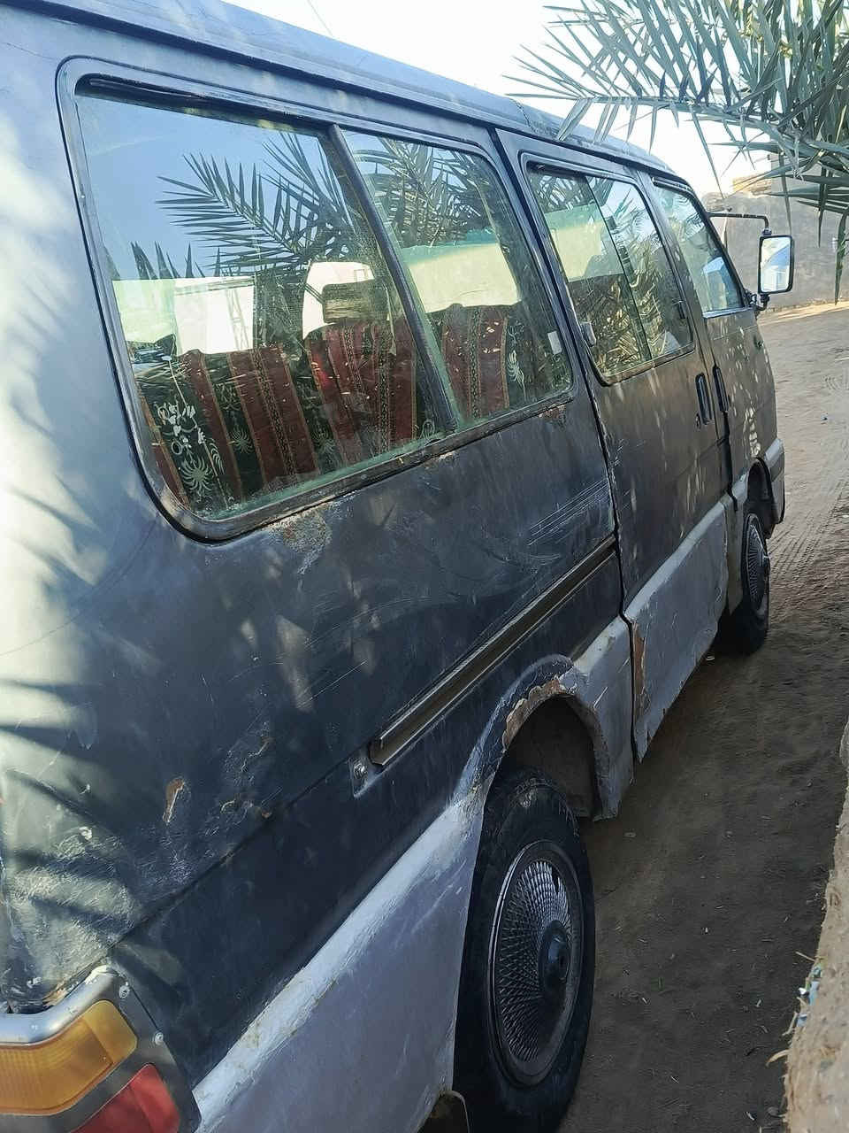 سلام عليكم سياره بسته لبيع 
رقم الهاتف،،  ***********
