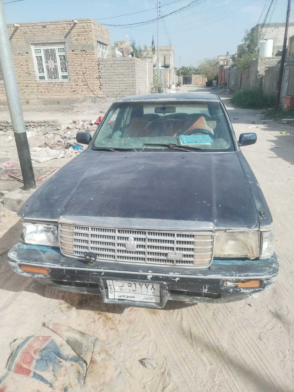 سلام عليكم سياره سيدان للبيع رقم ألماني وسنويه صاحبها ماندله مكان سياره ناصريه سوق الشيوخ مكينه دخان بيهه  كير  نضيف ***********
