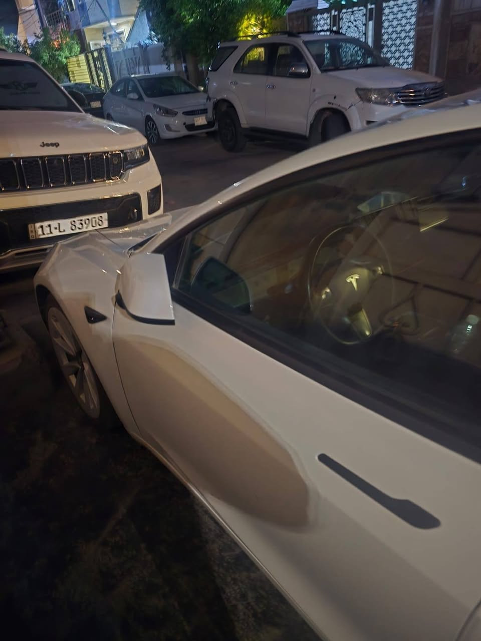 تيسلا  مودل 3 موديل2022 سيارة جاهزه من كلشي تبريد ثلج اون لاين مربوطة على التلفون حادثه خفيف سطحي فقط جاملغ من جهة السايق بدون ايرباكات بلاديه سنكل رقمها بغداد سعر 155 وبيها مجال مكاني بغداد رقم ***********
