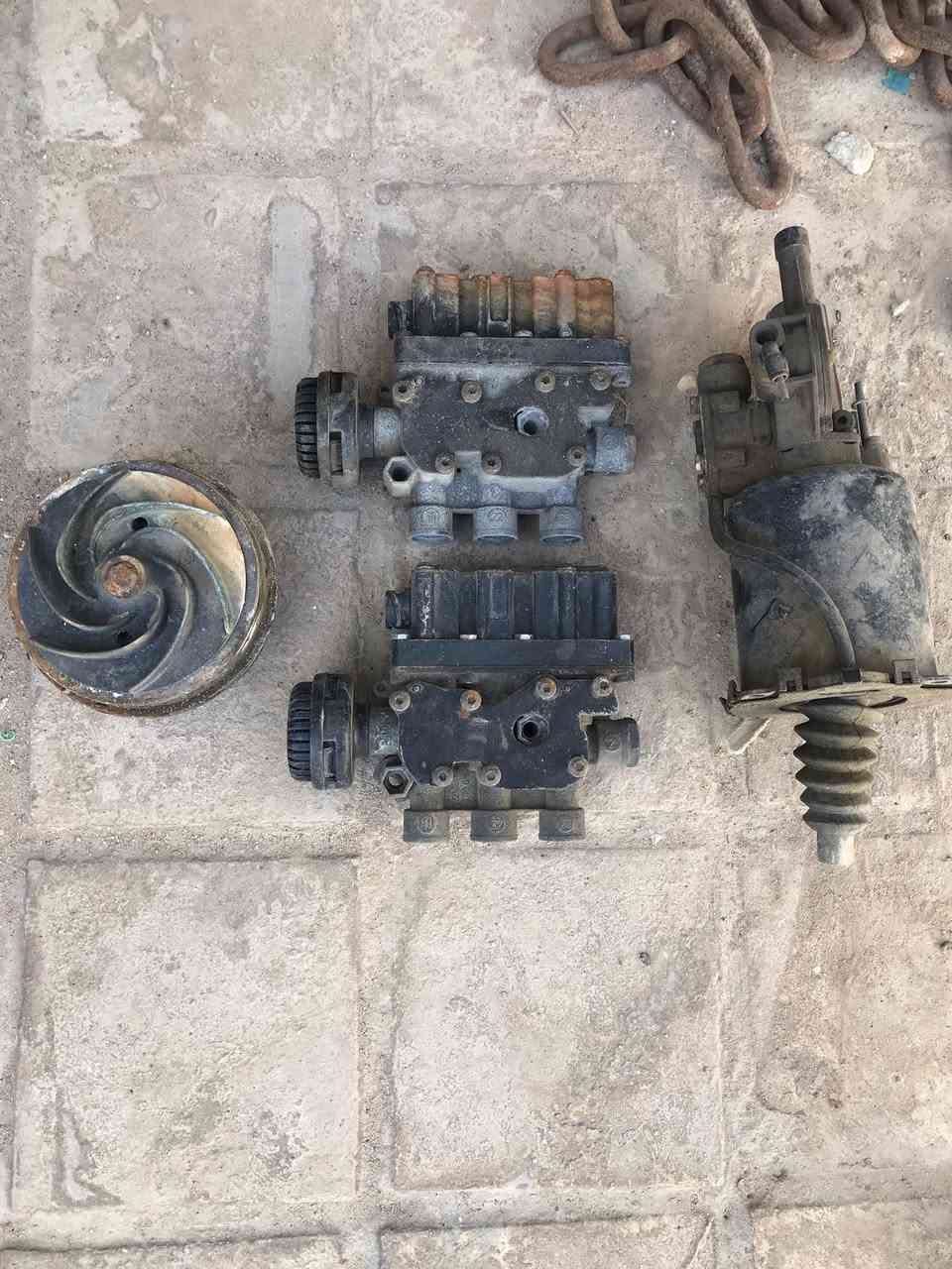 السلام عليكم
ادوات رينو 420
تاروسة + سلف عدد 2 + داينمو + طاحونة + تخم كامل انجكترات وكانترول بيع حديد ، 
مكاني الديوانية وعندي توصيل 
***********
