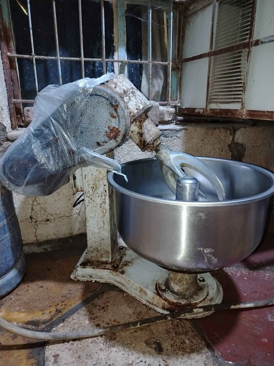 عجانه 15 كيلو للبيع سعر 150 الف قفل شغاله %100 مكاني نجف ناحية العباسية للتواصل ***********
