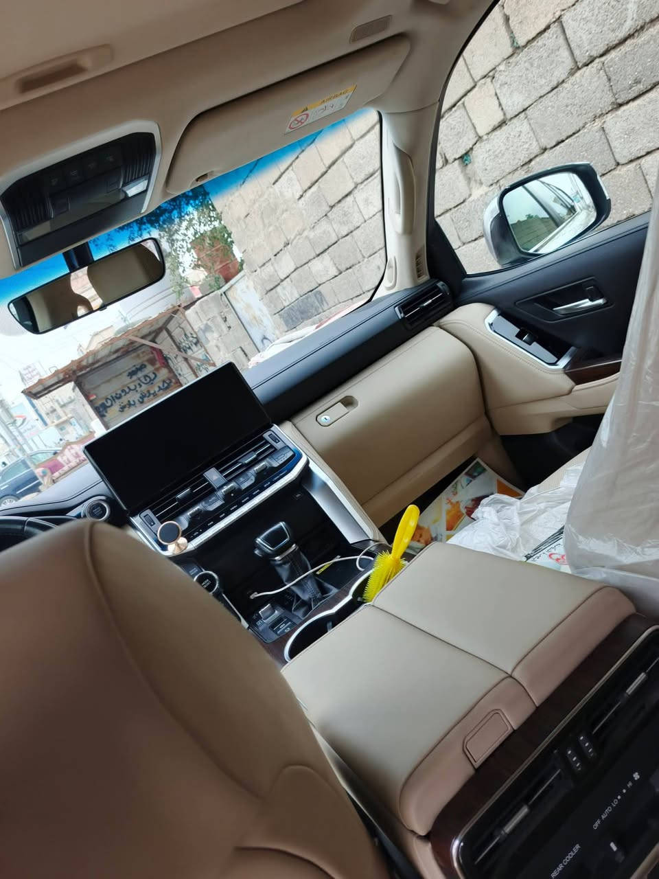 السلام عليكم لاندكروز 24 ساز أبو الضمان لمتد أصل توين تيربو فول مواصفات مغلفة نانو حماية كفالة من كلشي حتة الزلغ والرصعة ماشية 44الف تبديلات دهنهة شركة ساز رقم دهوك بسمي فحص وهزة كلة جديد  السعر 750 وبيهة مجال قليل حك الجية عنوان السيارة بصرة رقم الهاتف ***********
