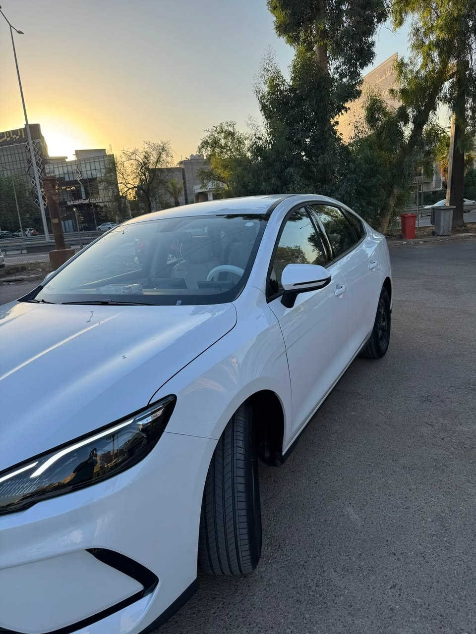 السلام عليكم

05   BYD   (وارد صيني)

سنة الصنع : 2025

عداد المسافة الكلي 6000 كم 

مكفوله كفاله عامه 

داخل ابيض كامله كل ملحقاتها

سنويه بأسمي

وبقية المواصفات الاساسية المعروفة

السعر :  
20.900د.ع

العنوان :- بغداد الكرخ شارع حيفا  

للاستفسار : ***********
