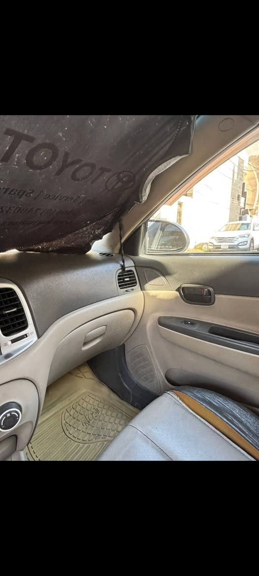سلام عليكم هونداي فيرنا لبيع السياره موديل ٢٠٠٨ السياره اشتريته زيرو من ٢٠٠٨ السياره على ايدي السياره كوري اصلي اعلى مواصفات تجي 
١ محرك ١٦٠٠
٢السياره مري شفط كهرباي
٣محرك جيدآ جدآ
٤تبريد ثلج 
٥كشنات تتفئه
٦كير نوعيته vvt وبحاله جيده 
٧ السياره ماشيه ١٣٣ حقيقي المشى 
٨السياره ويلكب
٩السبير منازل ابد
١٠حاكيه تلفون 
١١تبريد لمس 
١٢كشنات جلد لون اسود
١٣ داخل حمصي 
١٤بروجكتر امامي 
١٥ حساسه خلفي بلاد تجي من الشركه 
١٦كتلوكات شركه موجوده
١٧ ٣قطع صبغ فقط 
١٨ السعر ٩٣ وبيها مجال حك الجيه 
١٩الرقم ***********
