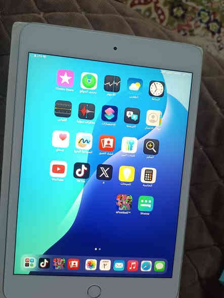 السلام عليكم ايباد مني 5البيع كفاله عامه لا مفتوح ولا مصلح مكاني ميسان السعر 200 قفل  الرقم ((***********))
