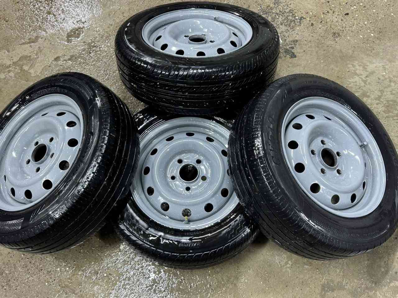 سلام عليكم ويل 15 عدد 4مع تايراته للبيع خمسه ازروف للبيع السعر 175       /***********
