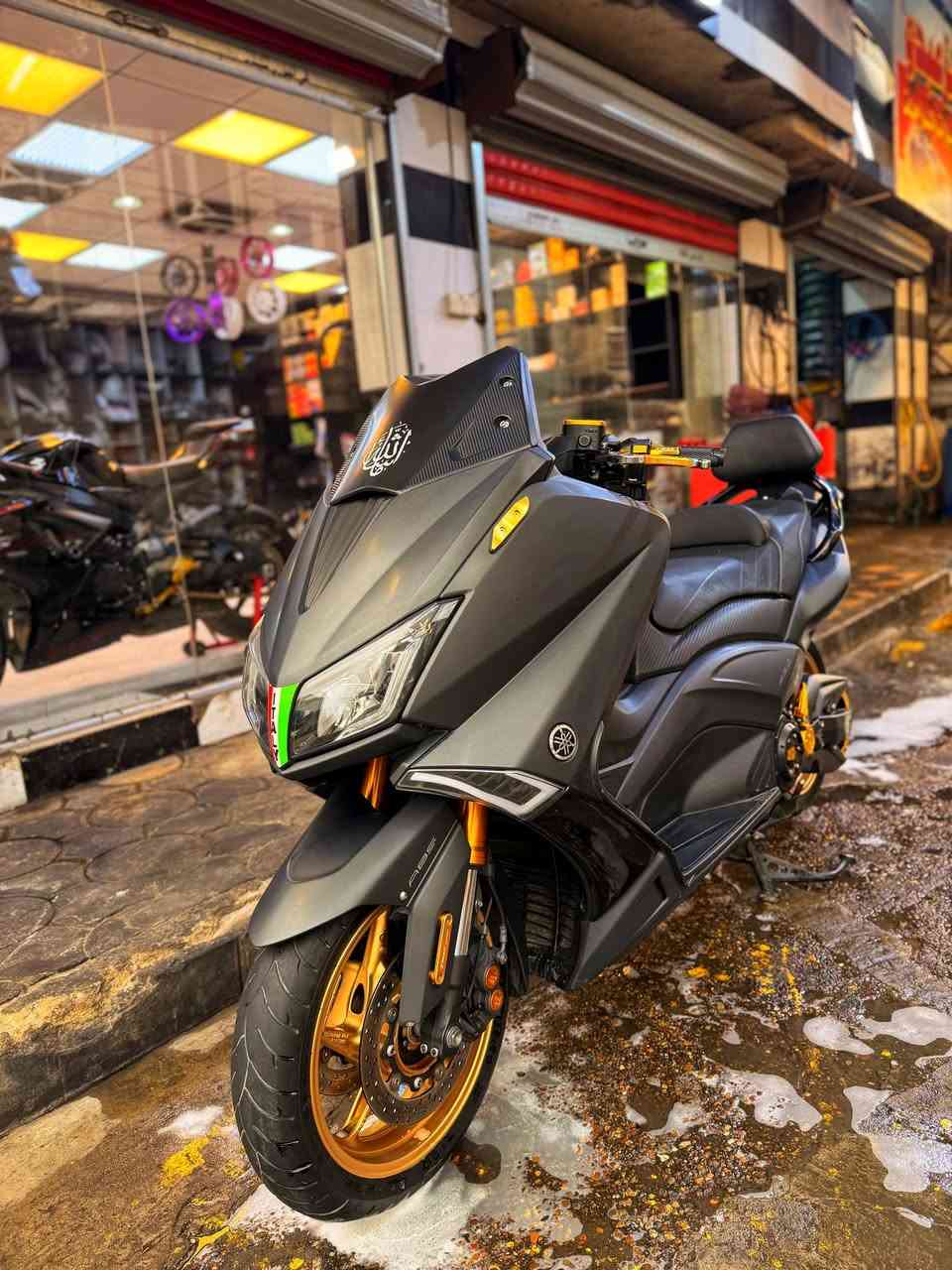 السلام عليكم للبيع  تي ماكس 2017 دراجة جديدة ومناقصهة شي مكفولة كفالة عامة  عليهة كت كامل تزويد اصلي سعرهة ب 65$ ماشية 45 للستفسار ***********
