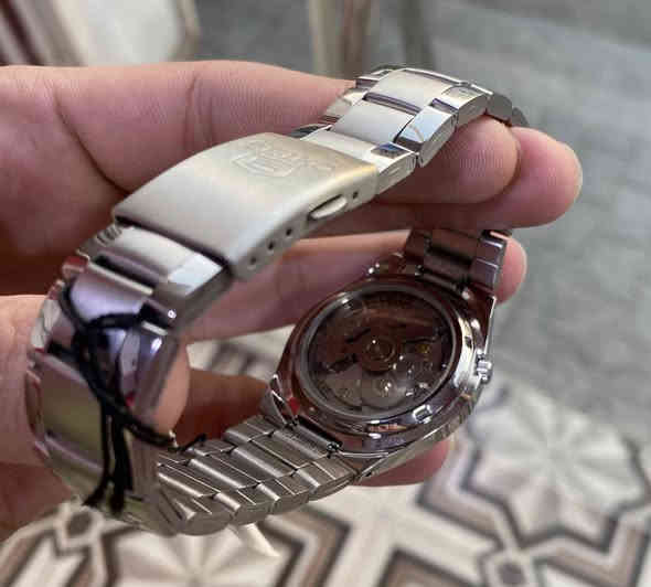 #SEIKO 5 
#سيكو 5 ياباني #آصلي كامل المرفات وكالة 

جديد غير مستخدم 

لون المينة جدا جميل 

موديل SNK621K1

اوتو ماتك 21 حجر 

قطر37.50

مقاومة الماء 30 متر 

ارقام  وعقارب لامينوس 

📍السعر جدا طيب الحجز او اي استفسار خاص 

او واتساب ***********

يوجد توصيل داخل وخارج العراق
