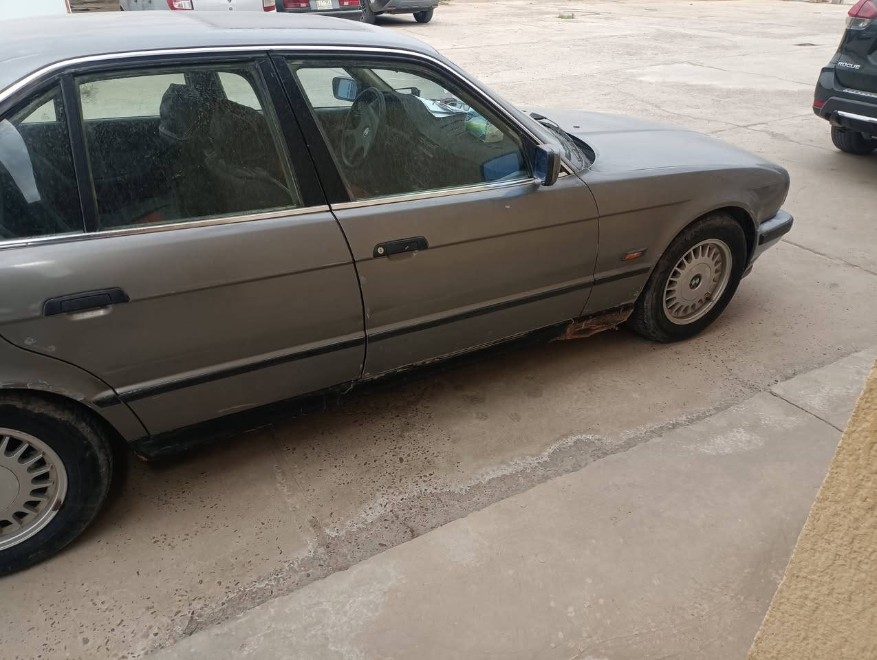 السلام عليكم
بي ام مسكر كبس 1992 وارد يابان بسمي نكليزي صلاح الدين 
سلايت
بليته بيها 
كير اوتو 
4جام كهربائي
تخم تاير
كير جديد 
محرك خير من الله 
سنتر لك 
بيه جلح بالقماره والجنطه
خاليه من الاخياس بس ذيل جاملغ الامامي 
تبريد 
كهربائية كله شغاله
السياره بدون حادث مكفوله ولا بارد 
وارد يابان 
غرفه مخمل 
مكاني سامراء 
***********
السعر 50كلشي اكو بل سوك التعليق السلبي مردود عليك مايعجبك اعبر وصلي ع محمد 
مراوس يرهم بس اوتو عادي ماريد 
قسط ما بيع  ولا وعده تجي تشوف بعينك
