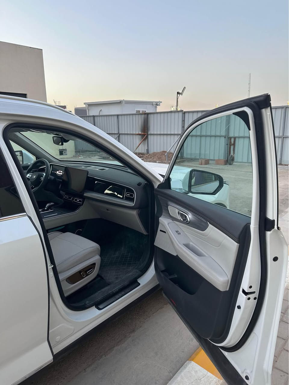 السلام عليكم GS8 موديل 2025 ضمان شركة 5 سنوات
السيارة مكفولة 
رقم اربيل
السعر 250 ورقه
مكان السيارة بغداد *********** Colombo, Sri Lanka
