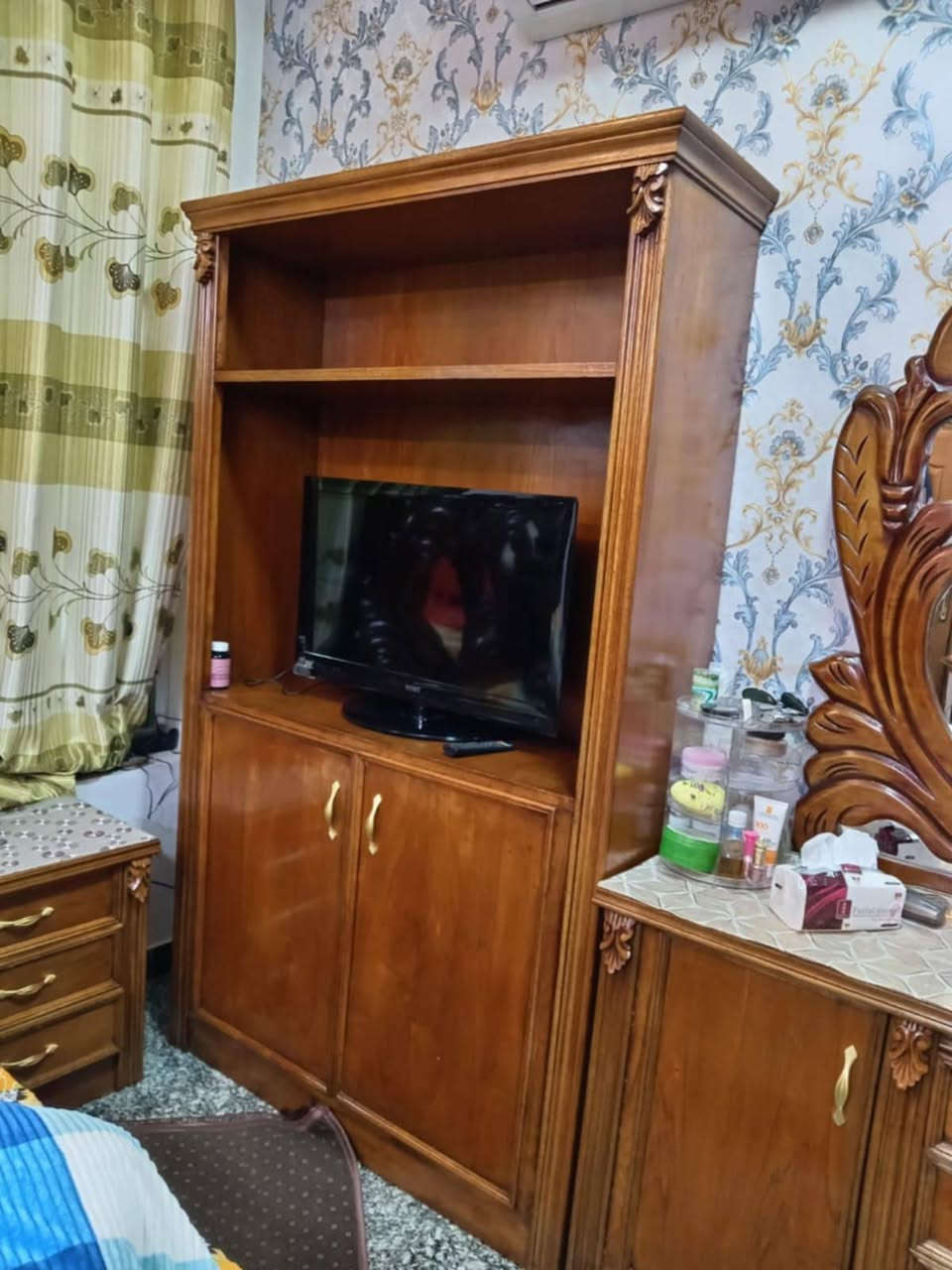 للبيع 🛏️🚪
غرفة الاخشاب صاج داخل وخارج 
✨ نظيفه جدا  ثكيلة نوعيه ممتازه 

بدون اي عيب أو كسر 
شغل ممتاز 👌
🎨اللون : صاجي 
نسبه النظافة: 90%
💰السعر :مليون 400 الف 

للاستفسار الاتصال على الرقم 
***********
