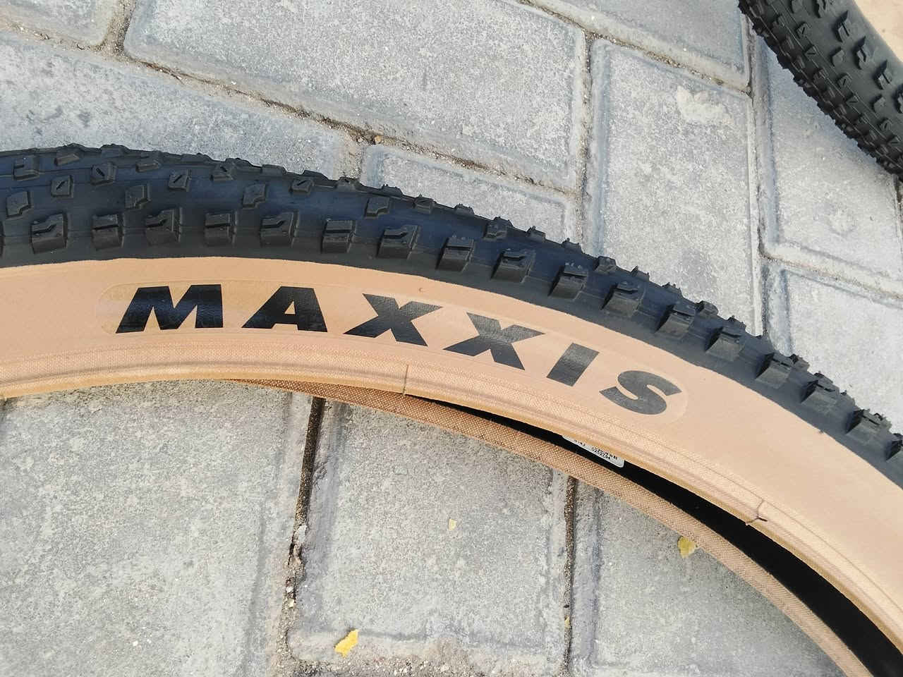 سلام عليكم تايرات ماكسس خط جوزي حجم29 غير مستعمل 
السعر خاص
يوجد توصيل كافه المحافظات 
للتواصل ***********
