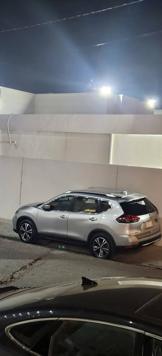 نيسان روج ٢٠٢٠ للبيع بغداد sv plus فول مواصفات عدا البانوراما مشروع وطني تحويل ثاني يوم ماشية ٨٨ الف كيلو 
المواصفات ٤ كاميرات ٤ رادارات توقف ذاتي جميع الجهات ،قيادة ذاتية وستيرن ايضا،اوتو هولد هند بريك دكمة كشنات جلد وكشن سايق كهرباء وتخزين،ستيرن تدفئة وكشنات تدفئة،كاملة مكملة ٣ قطع صبغ مناك ،تايرات جديدة ، زيت محرك وكير جديد وبعد هواي بيها مواصفات 
السعر ١٦٨$ وبيها مجال للشراي هاتف ***********
