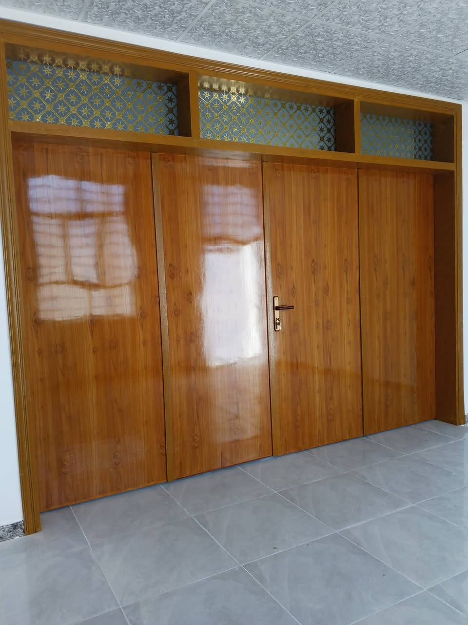 ارخص عرض من  #مكتب_الشكري_للعقار دار سكن 170م 
🌍 الموقع :النجف الاشرف_  الكوفه شارع المطار خلف مثلجات الاوائل 
----------------------------------------
🔳  دار زراعي  سند 25 اصل 
🔳 المساحه 170
--------------------------------
🧾 تفاصيل البيت ٢ غرف
+ استقبال مطبخ حمامات تخاريج البيت فول 
صب كونكريت الأساس والسقف طابوك جمهوري 
بورسلين تركي البيت جدا نضيف محد ساكن بي 
------------------------------
سعر البيع 65مليون وبي مجال  💷
☎️ للاستفسار 
واتساب ***********
***********
🛣️عنوان المكتب النجف الأشرف _ الكوفه شارع المطار السايدين مقابل جوهره العرب مباشرتٱ مكتب الشكري للعقار
 #الجميع
