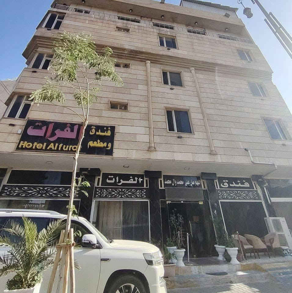#فندق الفرات يرحب بالزائرين الكرام .
نستقبل الحجوزات #اليوميه و بأسعار #مناسبة و #رمزيه . 

نستقبل أيضاً #الحملات و #المجموعات . 

نستقبل أيضا حجوزات #الزيارة_الاربعينية (كروبات فقط) 

يبعد #5دقائق عن مرقد الإمام الحسين (ع) . 

#سيارات العتبة قريبة جداً على الفندق . 

للأستفسار مراسلة الصفحة أو الأتصال بالرقم *********** .
