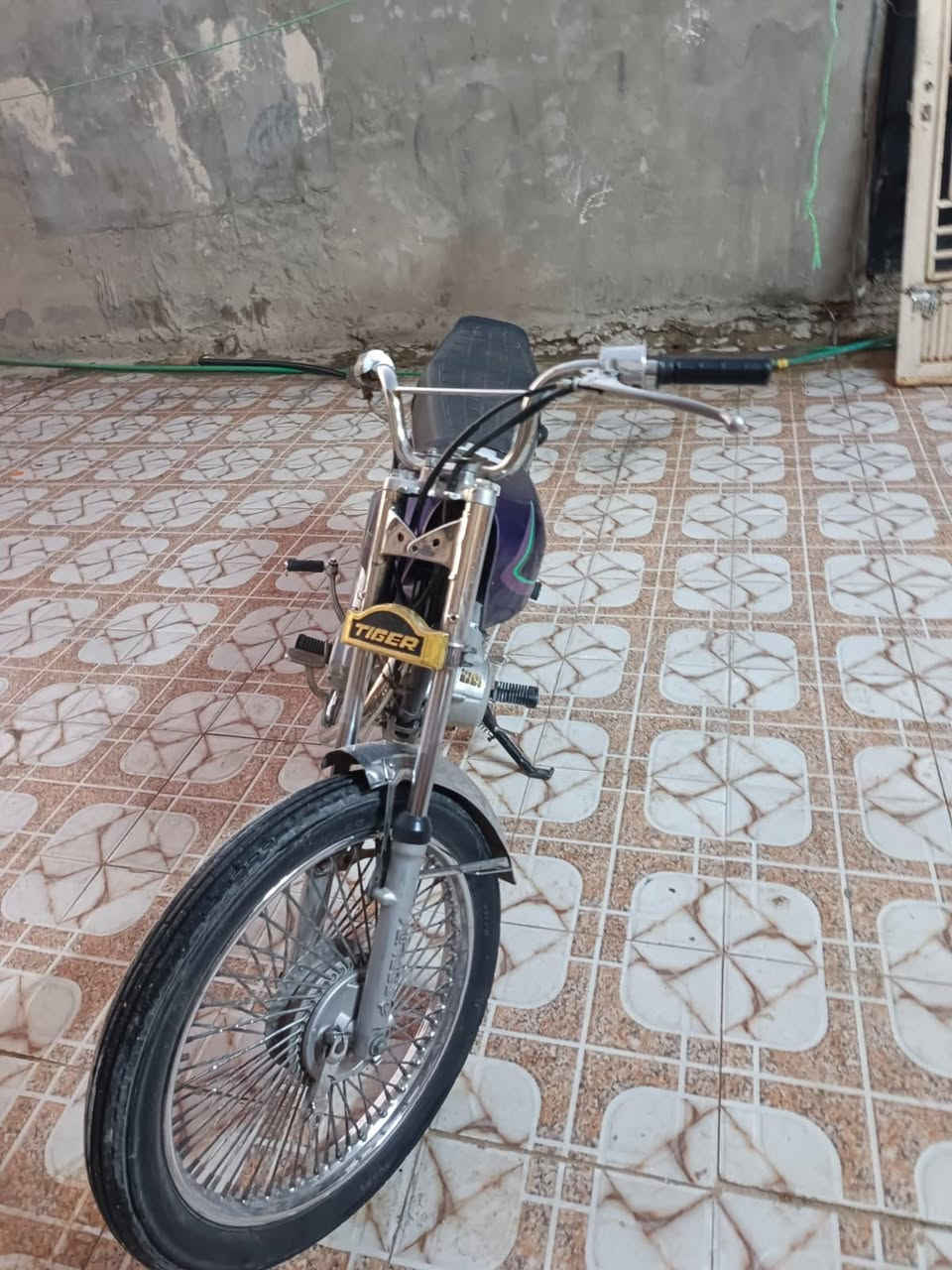 ***********
دراجه تايكر أوراق سكنر سعر 350 وبيهاا مجال الشراء يتصل مكان كربلاء
