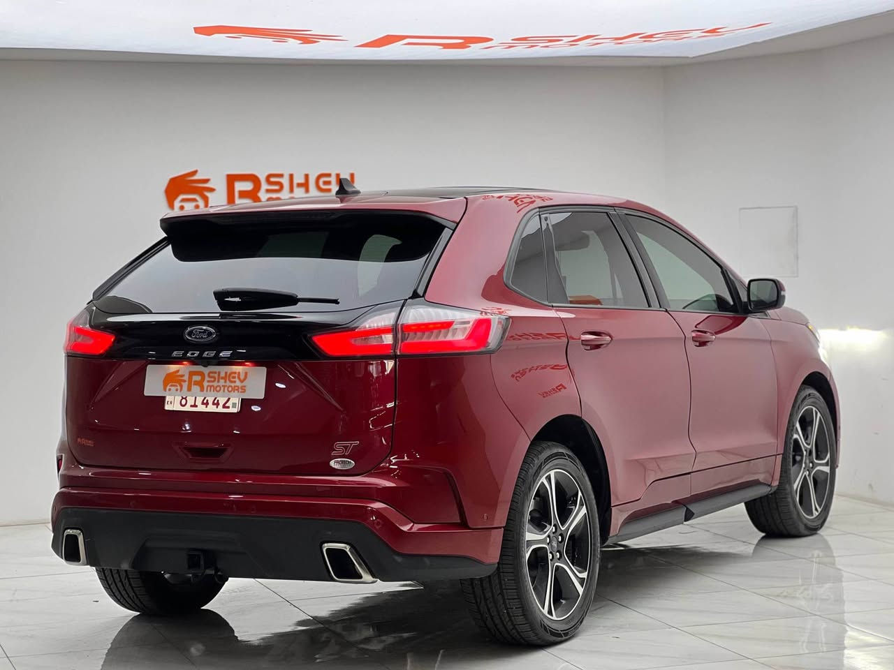 Ford Edge 2023
فورد ايدج ٢٠٢٣

مواصفات ST اعلي فئة مواصفات
(تبريد المقاعد-سقف بانورامي-تدفئة المقاعد-مقاعد كهربائية-AWD-صندوق كهربائي-رادار-التشغيل عن بعد-إنارة محيطية-شاشة-بصمة-المصابيح الأمامية ليد-مثبت السرعة-شاحن لاسلكي-)

مكينة ٦سلندر+توين توربو حجم ٢.٧لتر ✈️
ماشية 28,000 ميل و بحالة ممتازة 

ضرر السيارة ثلاث ابواب بجم كبس بيها شوي دواخل الباب و ايرباك بردة سستم شركة 
رقم الشاصي مع الصور
رقم كاتي تترقم شمالي دهوك اربيل سليمانية

مكفولة من كير و محرك و كهربائيات

و ب سعر(165$) ورقة و بيها مجال للطيبين

مكان السيارة

دهوك -معرض ارشف R-Shev
رقم51 من معارض التيرمينال 

***********
*********** دهوك, العراق
