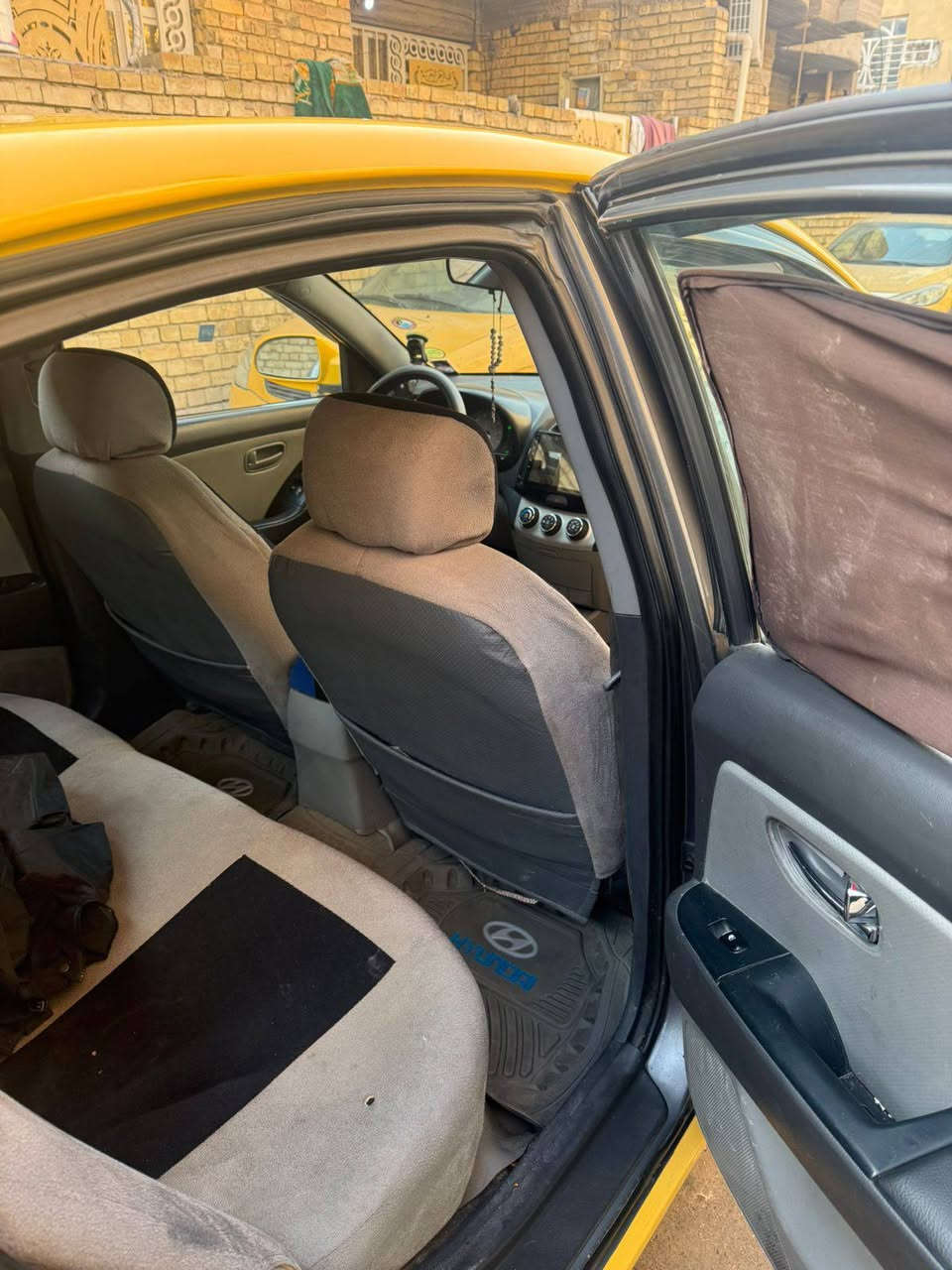 الانترة 2008مريكي  رقم بغداد سيارة حادثة جاملاغات خلفيه بدون حوض سيارة اول صبعه الها مكينه وكير وكهربيات مكفوله 
تبريد وتدفئة شغال صدر وباتري جديد سيارة بسمي  هيئه وغرامات مصفرة 
مكاني بغداد شعلة 
***********
