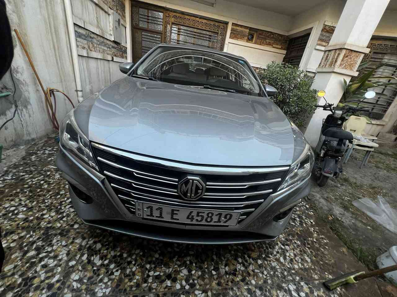 Mg 5 للبيع سيارة نضيفة كلش ومابيها حادث مجرد رصعة بالصندوك ماشية 24 الف كيلو مواصفات ستاندر شاشة وبصمة اشاير بالمري مثبت سرعة كير شاشة عطلات لدات امامي خلفي السيارة ماناقصها شي وبعدها بالضمان رقم بغداد الجديد تحويل مباشر بأسمي مكانها بغداد يم الجزيرة السياحية 
***********
السعر 110 وبيها مجال
