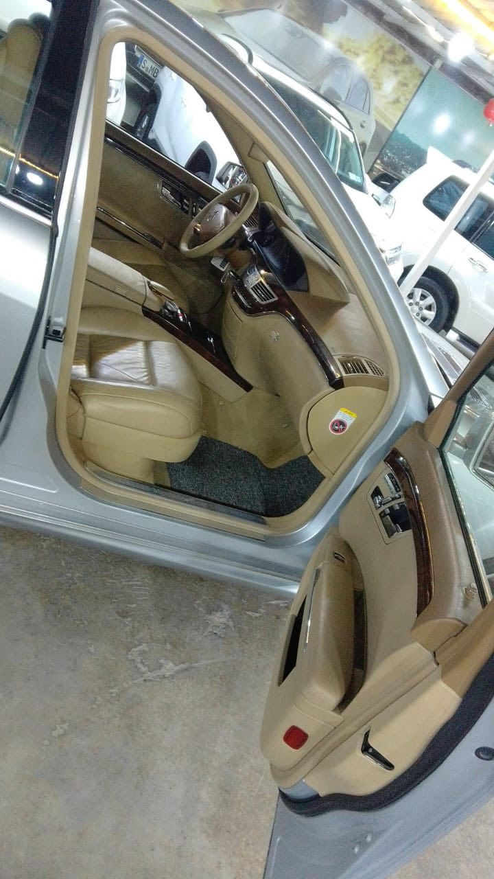 السلام عليكم 
مارسدس موديل 2011 
لون رصاصي 
فئه AMG S500
كفاله عامه السياره 
  بردات بلاديه 
ابواب شفط 
مري شفط 
بنو راما  
كشنات كهرباء 
خزن ميموري 
سايد بريك بصمه 
عدادات الكترونيه 
 ماشيه 43,000. حقيقي 
مغلفه نانو سراميك.PPF ب الامارات 
رقم مميز (19988)
ترقيم جديد 
السعر : 33,000
لتواصل ***********
العنوان بغداد الجديده
