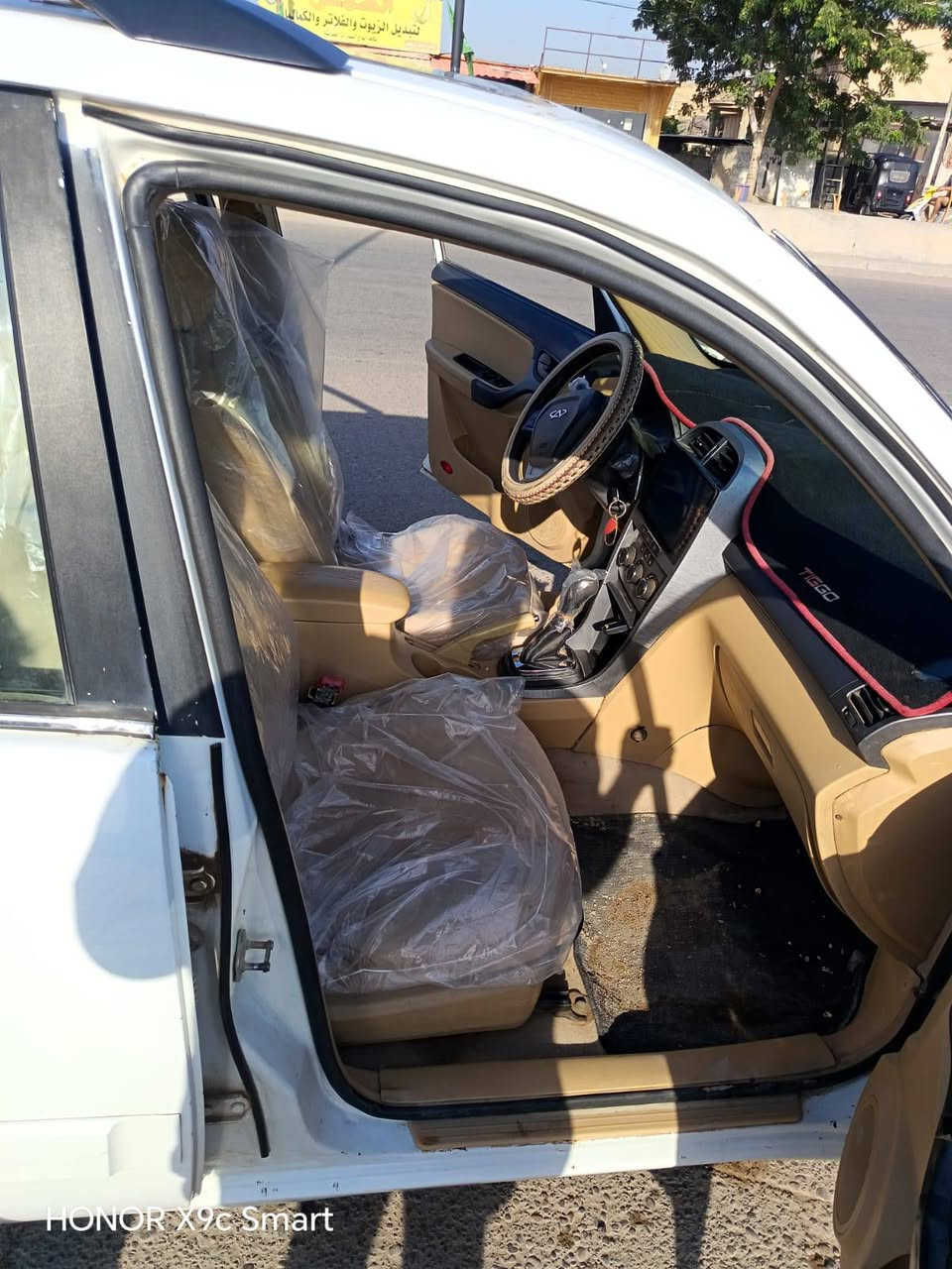 جوه السوك بيع مستعجل 
السلام عليكم 
تيكو 2015 كير ميكانيك مكينه 2000 خير من الله 
رقم بغداد الإنكليزي تحويل ثاني يوم 
جديده ومكفوله ما عدا جاملغ امامي الايمن واصل لغد طخه خفيفه تخم تاير جديد صدر امامي خلفي عمر شاشه جبيره 
فتحه سقف بصمه معروفه التيكو بمواصفاتهه
عنوان السياره بغداد حي اور 
السعر 58
للاتصال ***********
