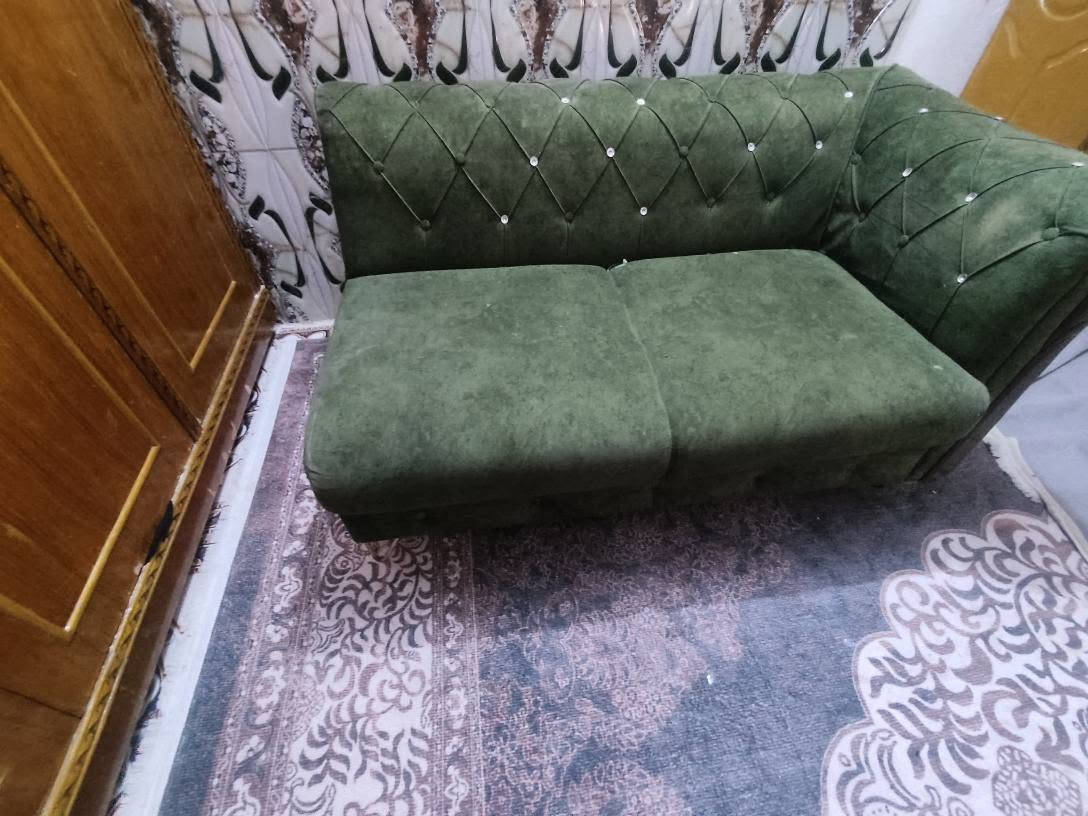 السلام عليكم قنفه البيع نضيفه جداً ما بية اي ضرر نضافه 90/100 تركي ما مكسورة ولا بية اي شي سعرة 35 وبي مجال قليل عنوان ابو رمانه الشراي يتصل على رقم *********** عمارة, ميسان
