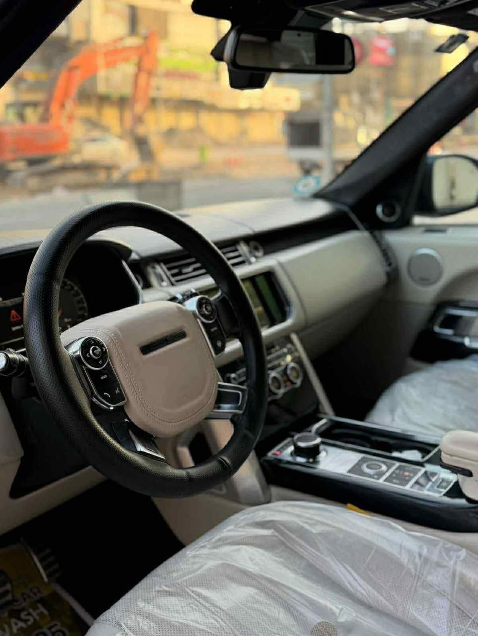 2014 رانج روفر فوك VIP فول
فول مواصفات (( اوتو بيكرفك ))
وكاله سردار 
محرك V8 المرغوب سوبر
لون مميز ابيض
للبيع او المراوس حسب القناعه
فول مواصفات اوتو بيكرفك
دوسات كهرباء
جكات 3 وضعيات
رادار جانبي بل مرايات
بانوراما كنتاره قماره شامواه
الكيجات الكتورنيه
كامرات 360 درجه عدد 5
بصمات ابواب وتشغيل
جميع الابواب شفط
كشنات كهرباء
شاشات عدد 3
نضام صوت ميرديان (خرافي) 29 سماعه مساج تدفأه 4 مقاعد + تبريد امامي خلفي
ثلاجه اماميه خلفيه 
استيرن كهرباء + تدفأه
نقطه عمياء رادار حساسات امامي خلفي جانبي
صندوك كهرباء ابواب 
ترحيب اناره+ مرايات شفط +
5 خزن 4 مقاعد وضعيات قياده لضروف الطرق
نضام (GPS) فول اوبشن خارطه العراق مفعله
المواصفات كثيرة جداً ميحتاج اكتب الباقيات معروفه مواصفات الرانج الاوتو بيكرفك
سياره مضمومه ومجودره بعدها ع وضع شركه جاهزه كال نقص مابيها 
بغداد دوره 
***********
