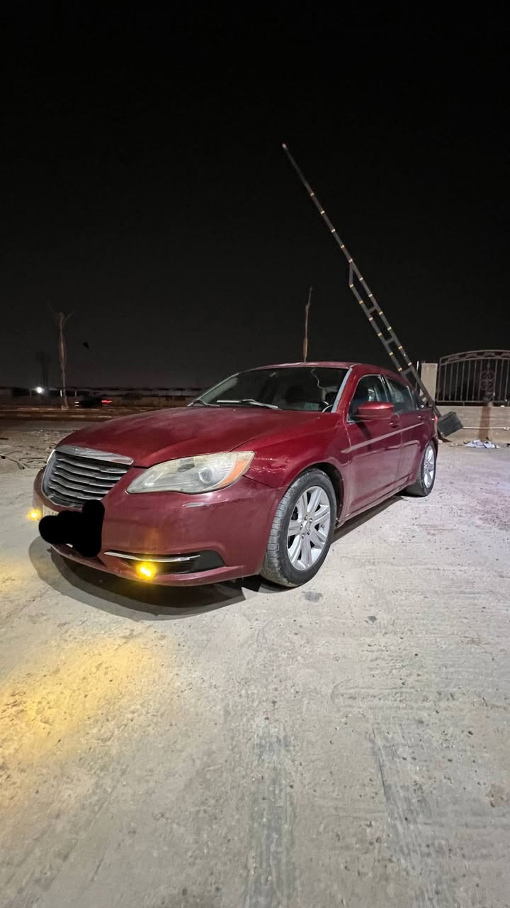 كرايسلر c200
موديل 2014
محرك وحداديه صدر جديده

سعر سياره (70) بيها مجال قليل 

عليها غرامات سياره ع مشتري

باقي تفاصيل ع رقم 

***********
