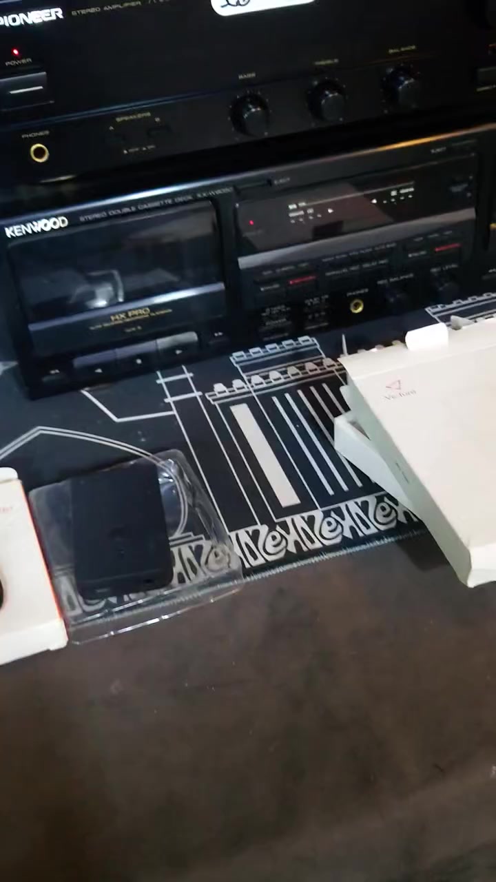 قطعتين تفيد اهل الصوتيات والتسجيل والاستوديو
جهاز مشغل وسائط متعدده مثل موسيقى وفيديو وصور وينربط على حاسبه وعلى سستمات الصوت واجهزة التسجيل وجهاز قطعه تبث بلوتوث تنربط على اجهزه الصوت والسستمات ثنينهن بالكارتون وثنينهن للبيع


**إذا كنت صاحب هذا الإعلان وتريد حذفه لأي سبب، رجاءا أرسل رسالة إلى الدعم الفني**