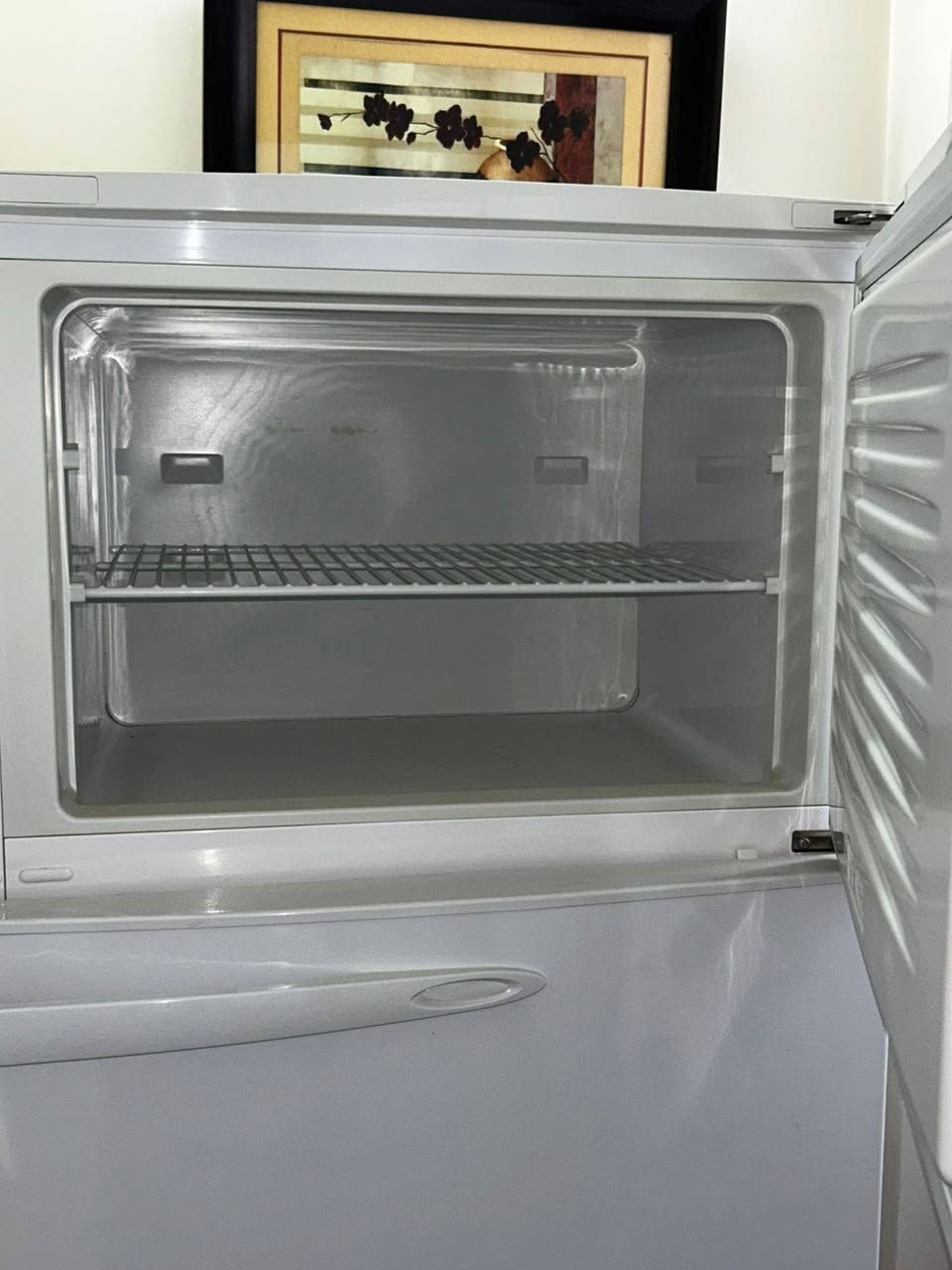 ثلاجة نوع بيكو مستعملة نظيفة جدا السعر ٢٥٠ الف ***********
