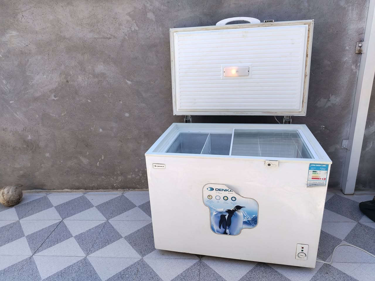 مجمده دنكه على الفحص فول تجميد سعرهه 200 / ***********
